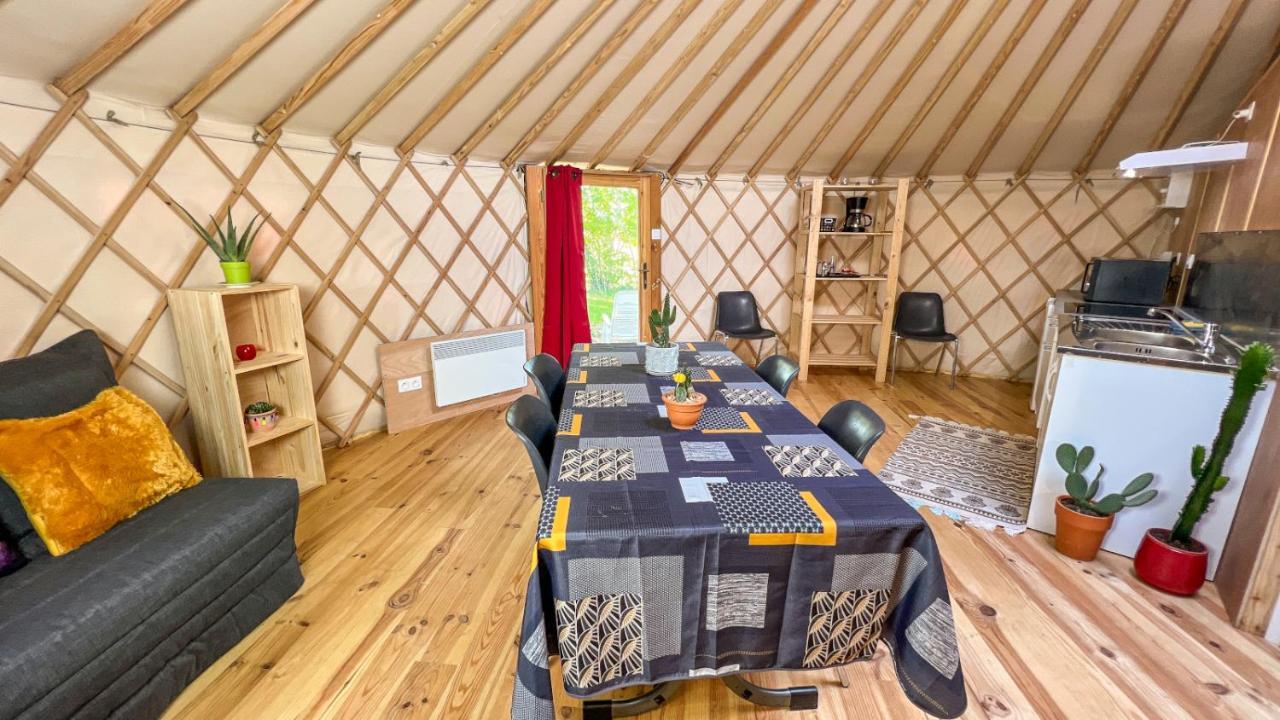 Hotel Au bois de Mars à Les Martys Extérieur photo